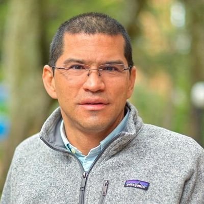 Villegasalejo's profile picture. Autor Yidis Medina: Confieso y coautor de Entre la tinta y la sangre.  #Journalist #Radio #Periodismo. De grande quiero ser como #MarieColvin