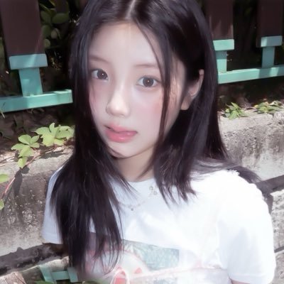 TRLVXHS's profile picture. ๋ํ๋ฏผ ์ค๋
์