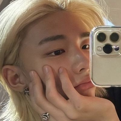 graphitefangs's profile picture. who up jeonging they chan