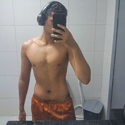 raeltrs's profile picture. I am not responsible for tt