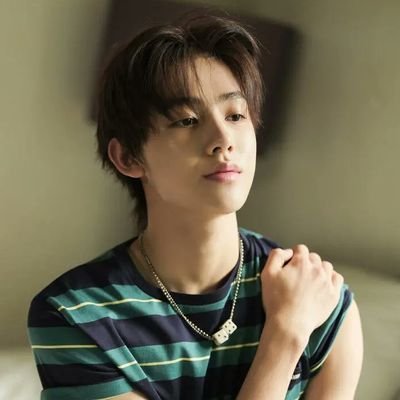 seonghyoeno's profile picture. 09 | lives where music and silence intertwine,
and carries warmth in the way he breathes through chaos, Eom Seonghyeon