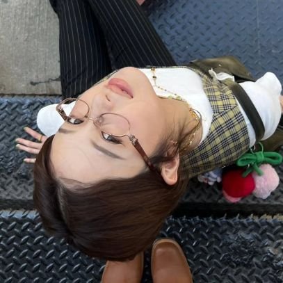 llaveriwoo's profile picture. may your trials end in full bloom 𑁍ࠬܓ