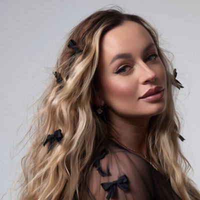 LeytaKatrin's profile picture. Creating beauty, energy & meaning through content. IG & TikTok since 2018.