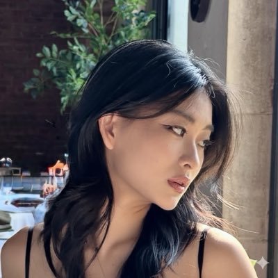 FangYi11101's profile picture. @columbia cs+econ 🦁 | ex-@meta
