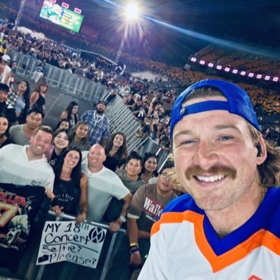 lewi60722's profile picture. Back up account to interact with fans