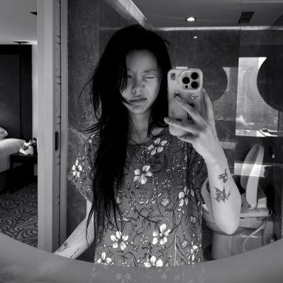 wtcltrash's profile picture. fan account. 26, enby lesbian⚢, they/it. ONLY a moomoo. 4 or none.