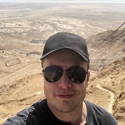 ElonChatere's profile picture. one thing at a time