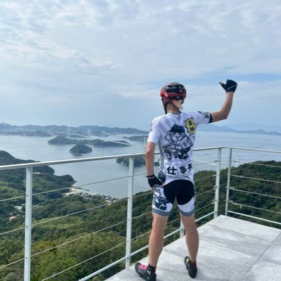 reacto_san's profile picture. MERIDA REACTO5000(2022-23)に乗り、仕事猫のサイクルジャージをこよなく愛する中年チャリダー。 第21回富士ヒルクライム、ブロンズ。速くはないですが、ヒルクライム好き。