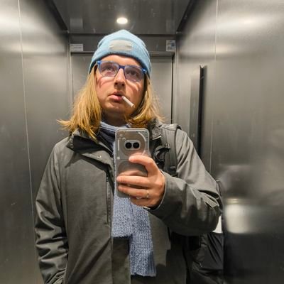 verybadmat's profile picture. Successful student.
Not so successful entrepreneur.
No to war. Yes to chill.