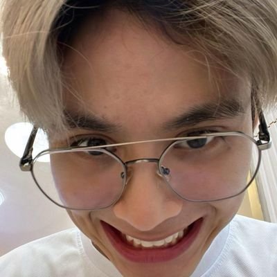 cstf3ud's profile picture. VOLLEYBALL, BASKETBALL , PPOP, KPOP, and KATSEYE