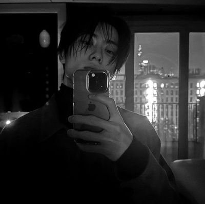 ThaphF14's profile picture. รบกวนพกมารยาทใส่สมองมาด้วย.