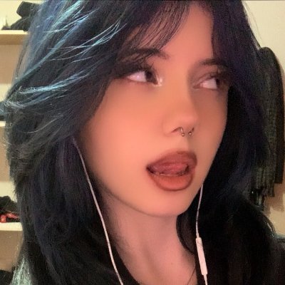 Amanderinn1's profile picture. 23 🇮🇶 | Twitch Streamer ♡ | IG: https://t.co/zxxRopzWvO | YT: https://t.co/FzNi47xJGE