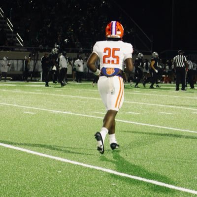 IQdevinY's profile picture. 5’10/216|Dline- C/o 2027 |📍cedar shoals high school | 📲 +7062245563/youngdevin829@gmail.com