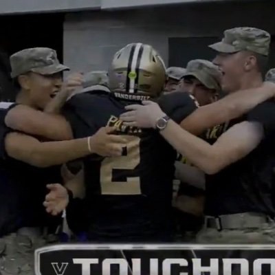 charjahar's profile picture. ⚓️ Vanderbilt football 🏈 
Here for the bro science 💉 and Swiftie twitter 💃
🚫🍊