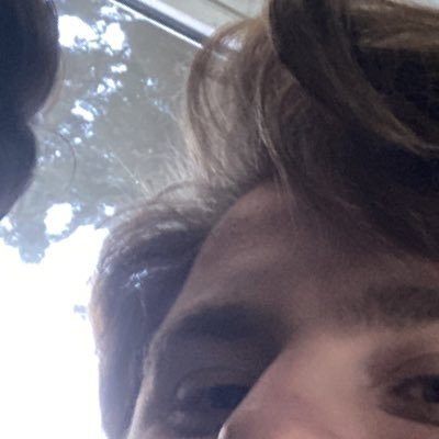 Eemr28's profile picture. Kur'an'ın vermek istediği mesaja meraklı,okuyan,araştıran, kendi bildiği doğruları anlatan bir ilahiyatçı.