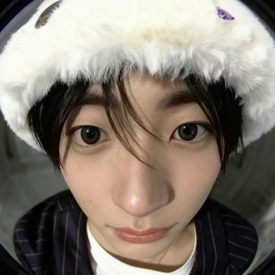 antoncimol's profile picture. ⋆.˚✮🎧✮˚.⋆ #teenys for #anton #앤톤 #라이즈