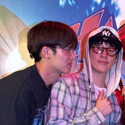 greenpurple_mw's profile picture. 96|민규원우 💚💜 | rps|BL| LET THEM IS MY MOTTO| Meanie is real💚💜
|FUB|Fanacc|Carat,Cassie, exo-L| Tukang angkat beban🔥💪| Feedback https://t.co/tJuWH4Hixj |