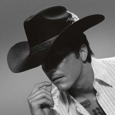 rolemcowboy's profile picture. ⠀⠀ ⠀ ⠀𝐚𝐚𝐫𝐨𝐧 𝐭𝐮𝐜𝐤𝐞𝐫 𝐦𝐚𝐜𝐫𝐨𝐧 •