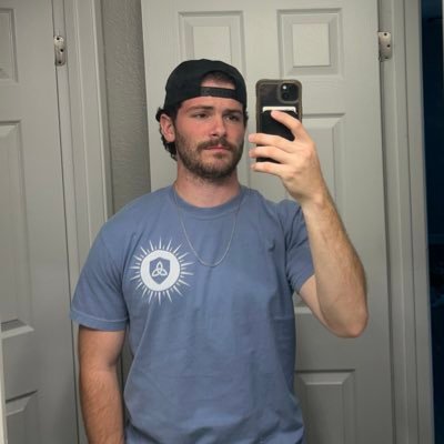 RedeemedSandbag's profile picture. Honor all people, love the brotherhood, fear God, honor the king. — 1 Peter 2:17