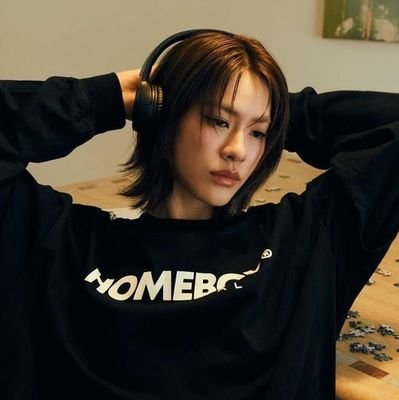 feemsrcha's profile picture. my boundaries are freedom, while yours is prison. -tay tawan | for acc info see link/website 🌻🦋