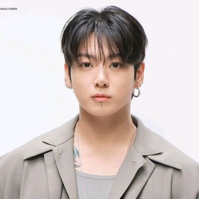 Yohany81362507's profile picture. 정국 🐰 방탄소년단
💜 LOVE yourself 
(✯ᴗ✯)

My Universe 🌟⭐💜

ˢᴱⱽᴱᴺ JK✨