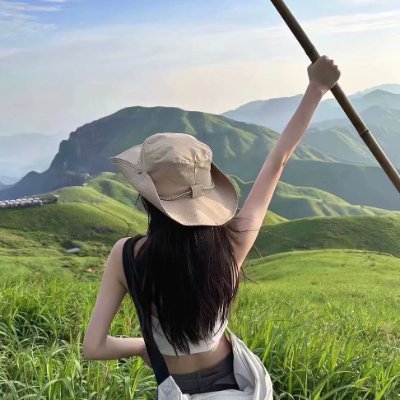 vakardf's profile picture. 今私は登山⛰️が好きで、毎回の登頂で大自然の力を感じています。
旅行ではコロラド🏔️やイエローストーン公園🌲に行き、あちらの美しい山々と景色が今でも忘れられません✨