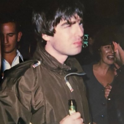 roadieng's profile picture. my chalant side