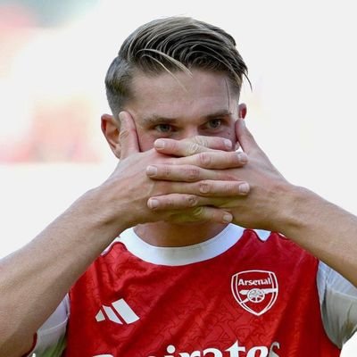 ashmovich94's profile picture. INDEED ALLAH IS THE BEST OF PLANNER 🙏👏

@Arsenal 🔴⚪️
@SimbaSCTanzania🦁