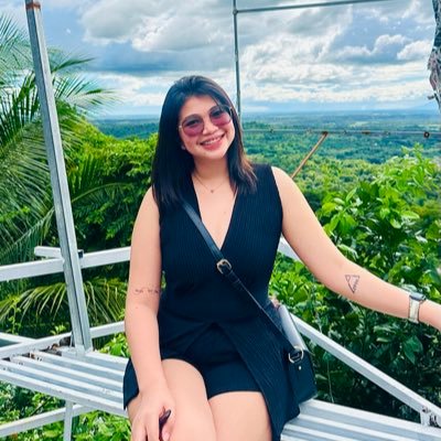 _roselynursua's profile picture. Deuteronomy 31:6 🤍