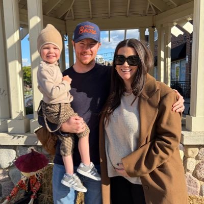 OngCody's profile picture. Technical Director/Switcher on Sitcoms and Reality TV. 
Screenwriter- Action-Horror-Thriller. 🎥 🎞️ 📺 📝