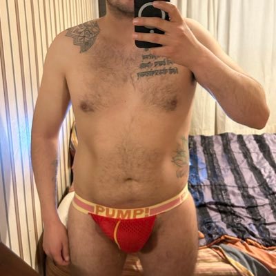 IlNiccolo1's profile picture. 🔞 versátil pija gorda, con ganas de todo siempre 😈 muy morboso y fogoso