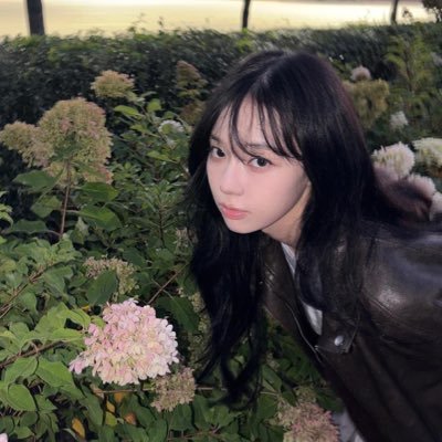 gramurle's profile picture. this is for the history books