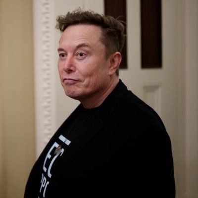em1928101's profile picture.