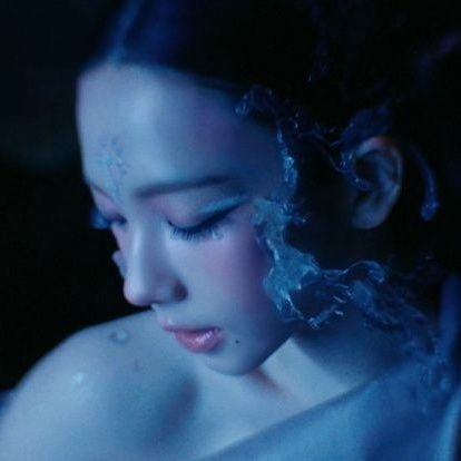 wanabluu's profile picture.