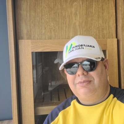 RyanGonzalezC's profile picture. Venta y alquileres de Viviendas 🏡, temeroso de Dios 🙏🏻,  Liceista 🐯,  F1 y Circuito en RD 🏎️, la naturaleza 🌊🌳, montear 4x4 off Road 🛻.