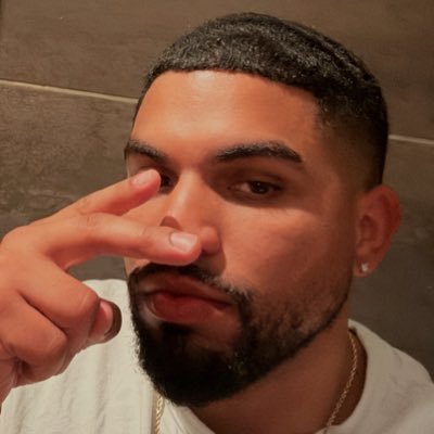 unclejerek's profile picture. Miami Hurricanes 🧡🙌🏽💚 Baltimore Ravens 🐦‍⬛ what you get is what you see