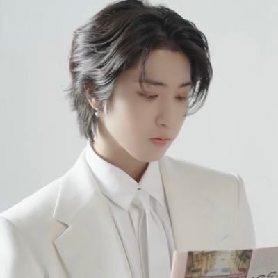 s_yxk's profile picture. :¨ ·.· ¨: ( @Stray_Kids ) ℋ𝒶𝓃 𝒿𝒾𝓈𝓊𝓃𝑔 ꒰ 한지성 ꒱ 💭ྀི ˖ ୭ৎ ✿ ˖`· . J°one( #Ot8 ) ˖ 🐰ྀིྀིྀིྀིྀི🩷 ⟡݁₊ . stay & bunnies ꒰ 강해린 ꒱ 저는 이 지구에 사는 외계인이에요.