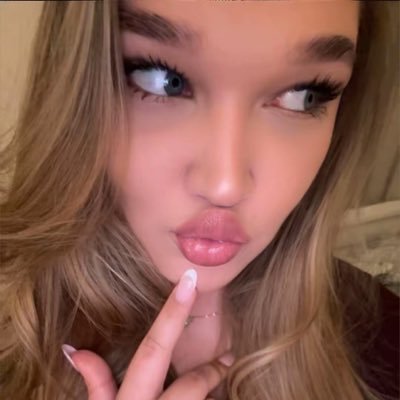 tev_k's profile picture. 