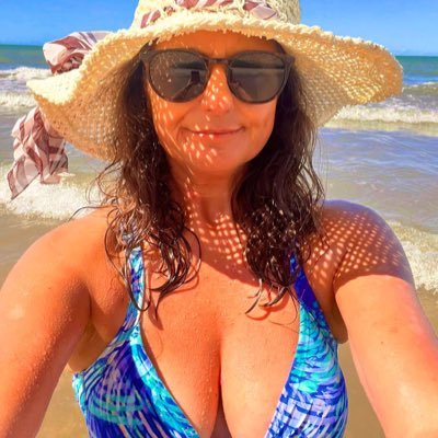 MagicAndPasta's profile picture. A little love, a little laughter, as much travel as I can fit in and a whole lot of fine food & wine! Don’t take myself or life too seriously. 🍷🍷🍷