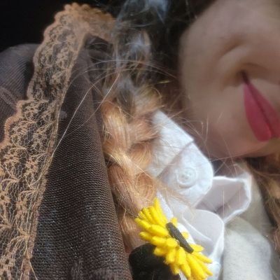 Sprbhrsh's profile picture. یک جوجه نویسنده
رویا پردازی که هرشب کابوس میبینه🥸🤟
ساکن سیاره B612🪐