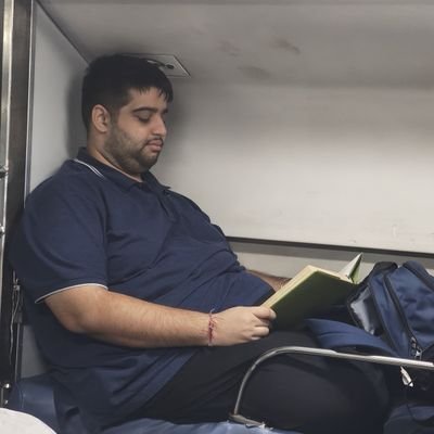 DhiruCodes's profile picture. he/him
Go for it. Do it.
Software Engineer at @HeyMarvinApp
prev: 
 @foldmoney_ @2586Labs & @RiggleKaro