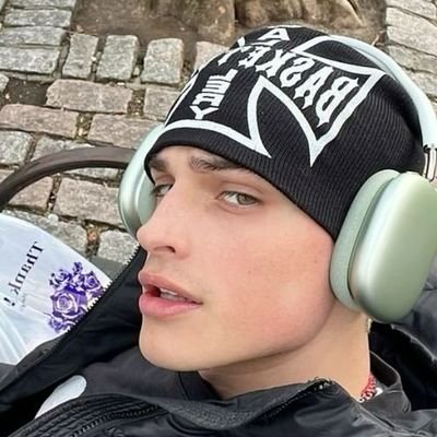 zenssdayaa's profile picture. retired hater