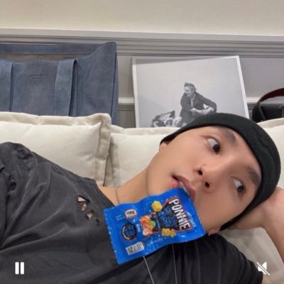 hanie_anh05's profile picture. luv… @sontungmtp777🇻🇳| @weareoneEXO🇰🇷| @RIIZE_official (6)🇰🇷,🪨 | MONSTAR & LIME always in my heart ~独立-自由-幸福🇻🇳❤️