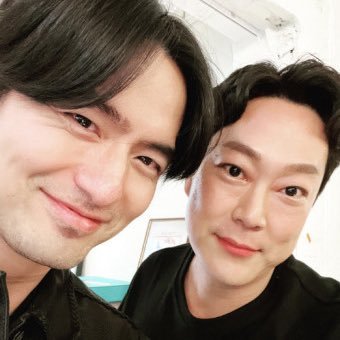 keemrza's profile picture. 얼굴 치워, 그리고 돈 갚아