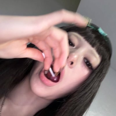 heparinini's profile picture. bad bitch in between ur teeth