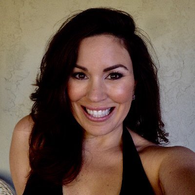 kyfranko_n_cali's profile picture. I love wellness  & podcasts 🌿✨