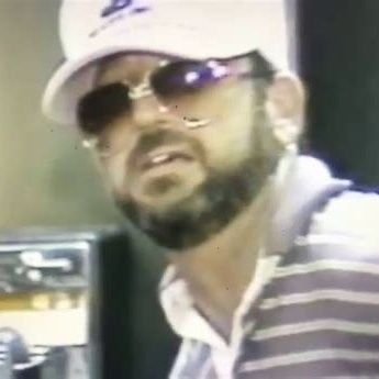 luvs2run's profile picture. 🙏 Don't take my posts seriously and don't be gay 😒