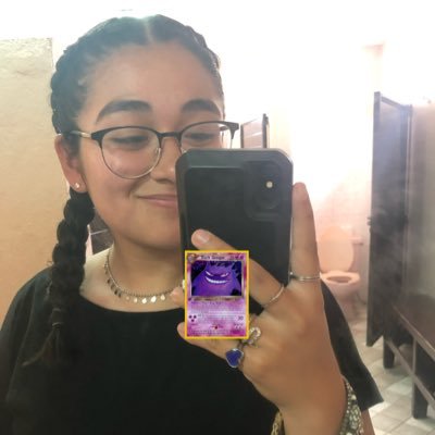 KDCOLLECTS's profile picture. 🇲🇽🏳️🌈 DISCLAIMER: just a girl who yaps about her dog (coney) & other stuff • 25 👹 use “CONEYSIX” for 6% off your order on https://t.co/A1eBs4Fiop :-)