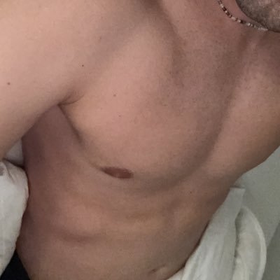 leo4_5's profile picture. zurich | 22