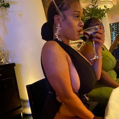 YungAngelaDavis's profile picture. strong like ya moms , rarely present like ya dad#FreeCongo#FreeSudan❤️🩺